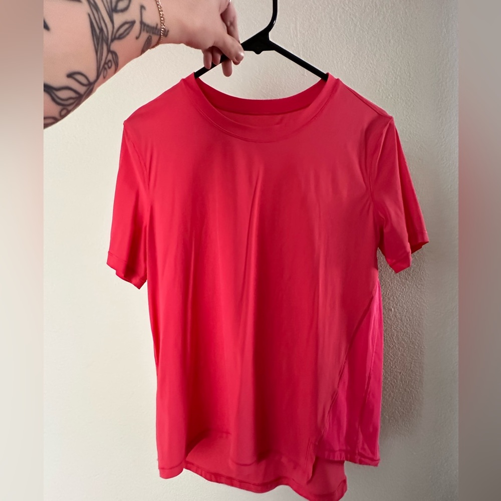 Lululemon T-Shirt